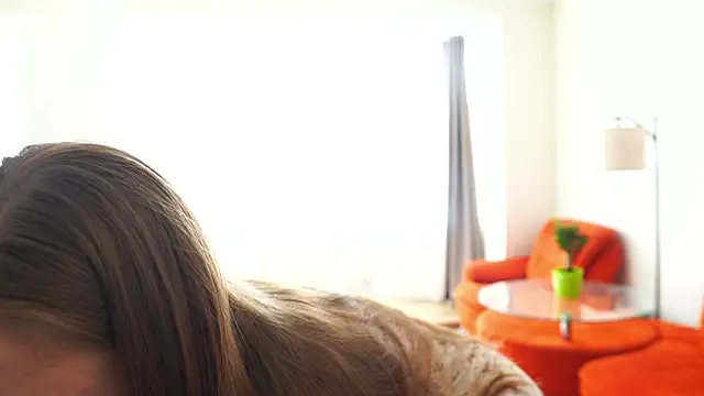 SharaNewbern online show from 14, 4, 2026