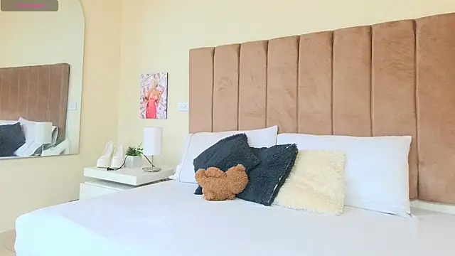 LANA LARSEN online show from 1, 4, 2026