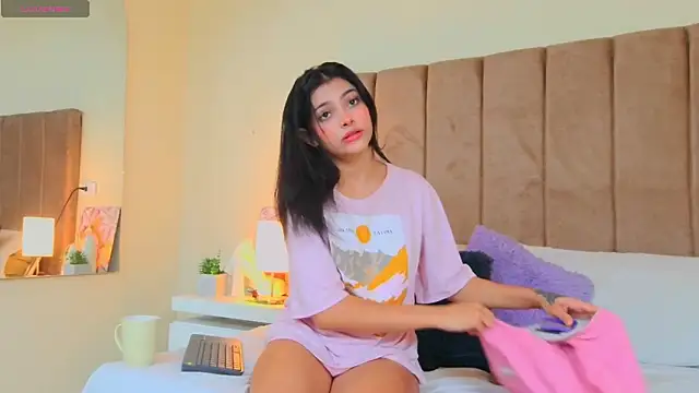 LANA LARSEN online show from 19, 3, 2026