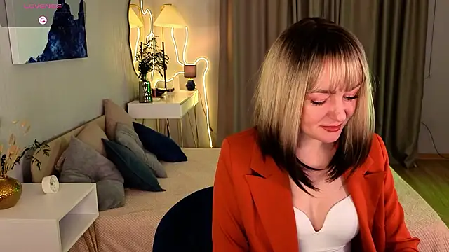 Oliiviaa  online show from 27, 2, 2026