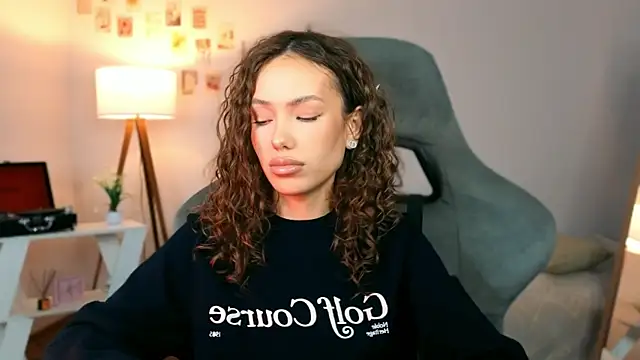 Snapshot of nexorine chatting on 9, 4, 2026 nexorine online show from 9, 4, 2026