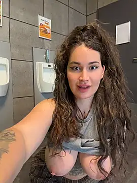 TattooGirlAlia online show from 1, 6, 2026