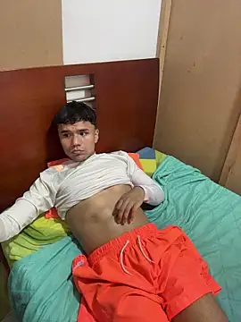 Snapshot of CreamKingg chatting on 15, 2, 2026 CreamKingg online show from 15, 2, 2026