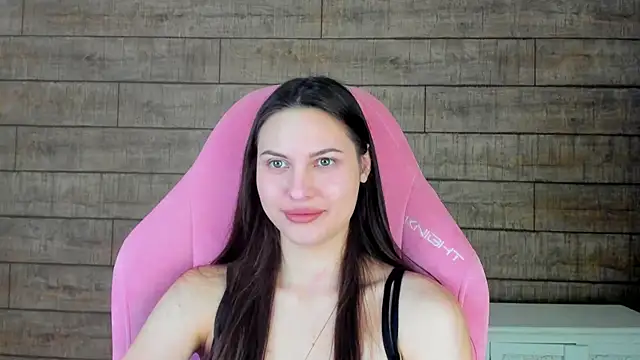 Snapshot of AliceVersal chatting on 4, 3, 2026 AliceVersal online show from 4, 3, 2026