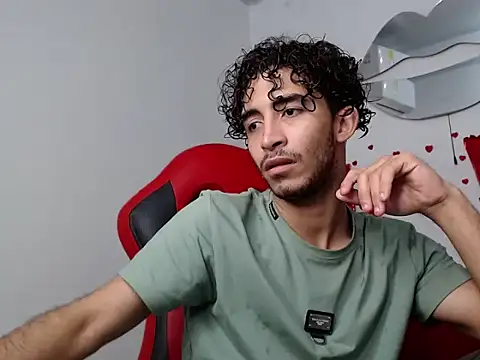 Caius fox online show from 11, 3, 2026