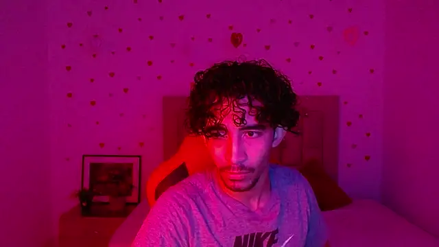 Caius fox online show from 19, 3, 2026