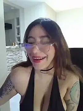 Helll girll online show from 25, 3, 2026