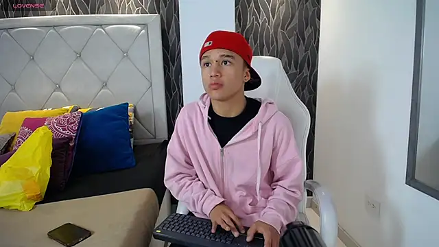 Snapshot of Dominik_Souza chatting on 6, 2, 2026 Dominik Souza online show from 6, 2, 2026