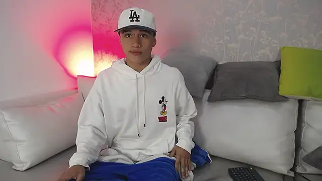 Snapshot of Dominik_Souza chatting on 9, 2, 2026 Dominik Souza online show from 9, 2, 2026