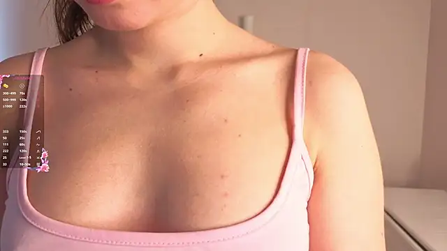 LoraLynn online show from 4, 4, 2026