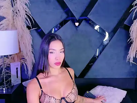 Snapshot of KylieWhitee chatting on 6, 2, 2026 KylieWhitee online show from 6, 2, 2026