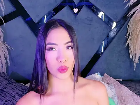 KylieWhitee online show from 8, 4, 2026