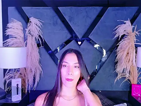 Snapshot of KylieWhitee chatting on 23, 2, 2026 KylieWhitee online show from 23, 2, 2026