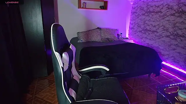 Camila IRoose online show from 3, 7, 2026