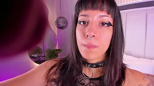 Snapshot of ViolettaColinss chatting on 19, 5, 2026 ViolettaColinss online show from 19, 5, 2026