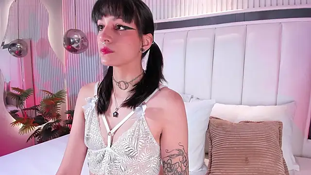 ViolettaColinss online show from 14, 2, 2026