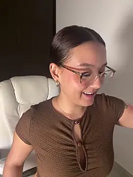 Snapshot of kittysophie_ chatting on 6, 2, 2026 kittysophie online show from 6, 2, 2026