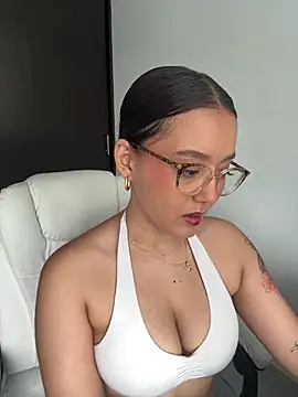 Snapshot of kittysophie_ chatting on 6, 2, 2026 kittysophie online show from 6, 2, 2026