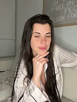 Snapshot of houseofnova chatting on 25, 2, 2026 houseofnova online show from 25, 2, 2026