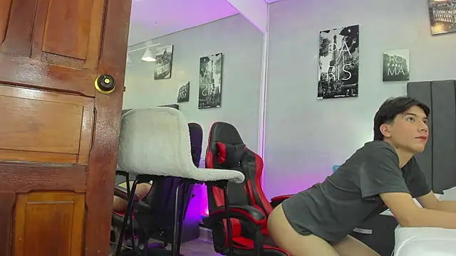 Snapshot of Raphael_Nyon chatting on 2, 3, 2026 Raphael Nyon online show from 2, 3, 2026