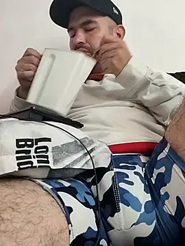 Snapshot of hairyandbigmann chatting on 15, 2, 2026 hairyandbigmann online show from 15, 2, 2026