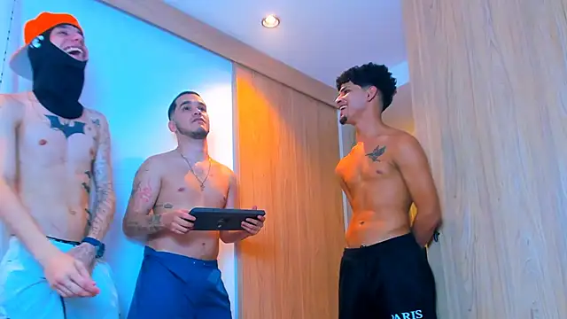 Snapshot of TheBatMansion chatting on 8, 2, 2026 TheBatMansion online show from 8, 2, 2026