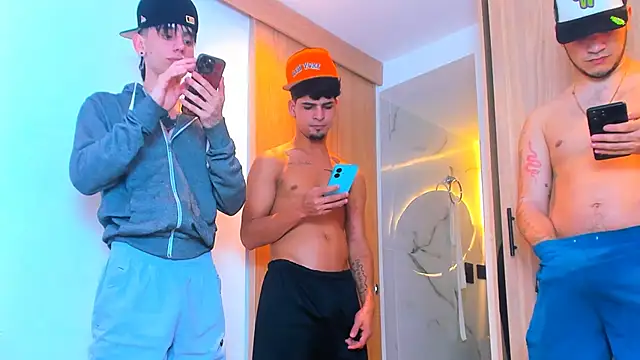 Snapshot of TheBatMansion chatting on 11, 2, 2026 TheBatMansion online show from 11, 2, 2026