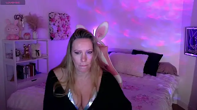 Snapshot of ArchangelTheFrancaise chatting on 12, 2, 2026 ArchangelTheFrancaise online show from 12, 2, 2026