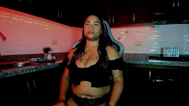 Snapshot of Scarlet_vibe07 chatting on 5, 2, 2026 Scarlet vibe07 online show from 5, 2, 2026