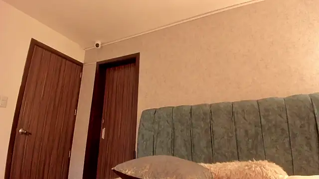 Aleera Walton online show from 9, 4, 2026