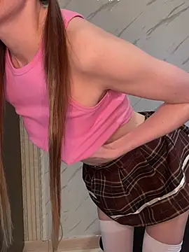 Snapshot of AliceeXHottie chatting on 5, 2, 2026 AliceeXHottie online show from 5, 2, 2026