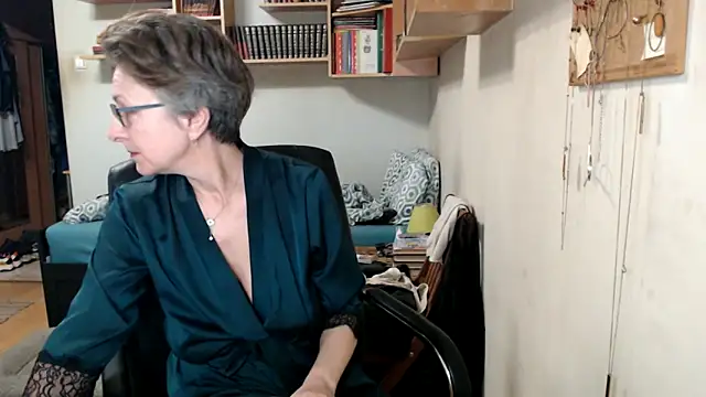 katemodel online show from 17, 9, 2025