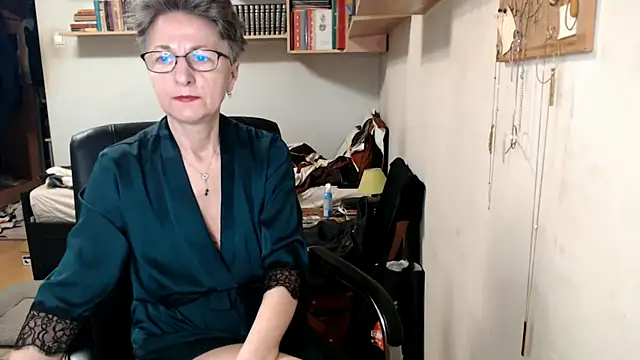 katemodel online show from 12, 10, 2025