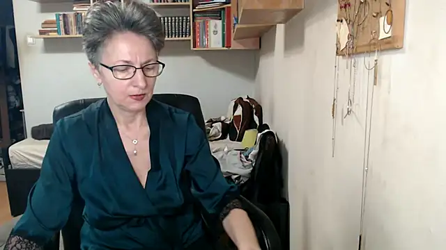 katemodel online show from 31, 10, 2025