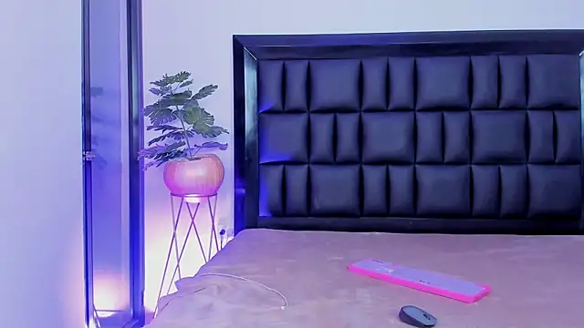 mia roosee1 online show from 11, 4, 2026