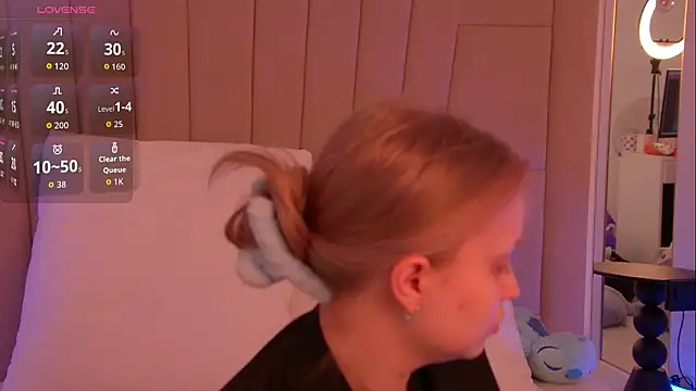 MollyHilton online show from 14, 3, 2026