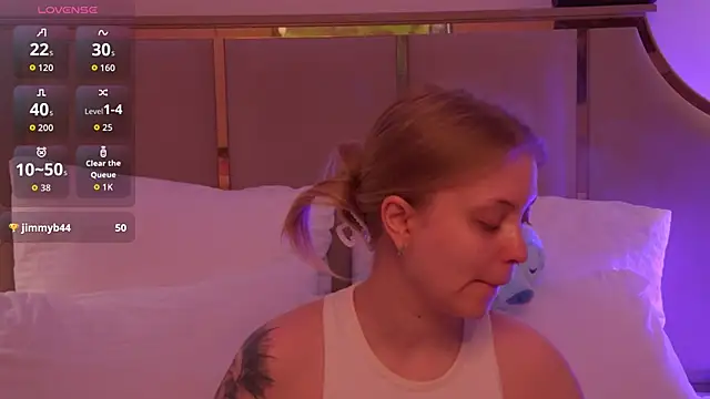 Snapshot of MollyHilton chatting on 26, 2, 2026 MollyHilton online show from 26, 2, 2026