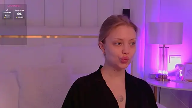 Snapshot of MollyHilton chatting on 13, 2, 2026 MollyHilton online show from 13, 2, 2026