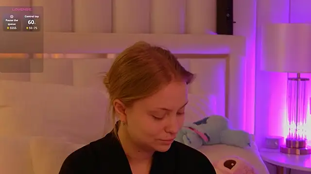 Snapshot of MollyHilton chatting on 11, 2, 2026 MollyHilton online show from 11, 2, 2026