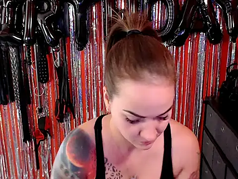 Snapshot of _MissJaneWarren_ chatting on 16, 7, 2026 MissJaneWarren online show from 16, 7, 2026