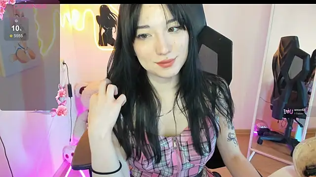 AliceeinWonderlanddd online show from 22, 3, 2026