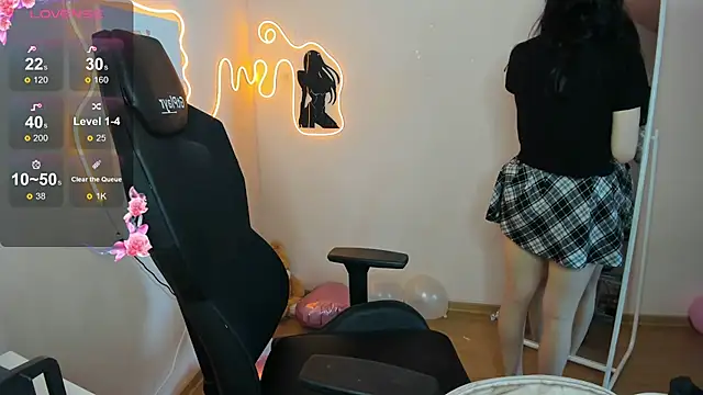 AliceeinWonderlanddd online show from 13, 2, 2026