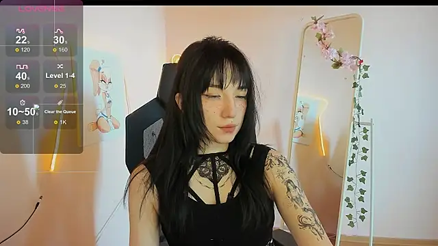 Snapshot of AliceeinWonderlanddd chatting on 9, 5, 2026 AliceeinWonderlanddd online show from 9, 5, 2026