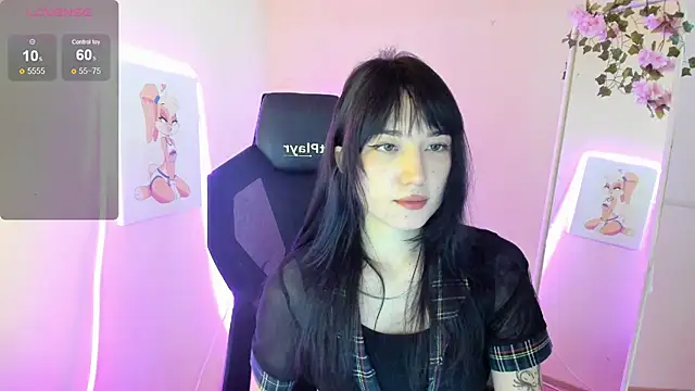 AliceeinWonderlanddd online show from 14, 7, 2026