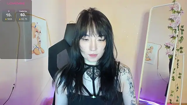 Snapshot of AliceeinWonderlanddd chatting on 21, 5, 2026 AliceeinWonderlanddd online show from 21, 5, 2026