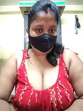 Snapshot of Curvy_Trisha chatting on 7, 6, 2026 Curvy Trisha online show from 7, 6, 2026