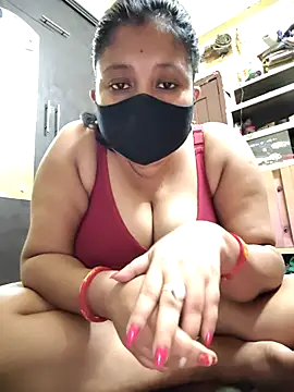 Snapshot of Curvy_Trisha chatting on 5, 5, 2026 Curvy Trisha online show from 5, 5, 2026