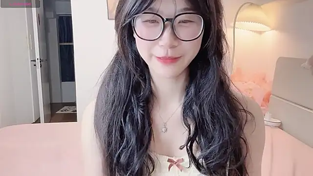 Snapshot of Luminous4173 chatting on 12, 5, 2026 Luminous4173 online show from 12, 5, 2026