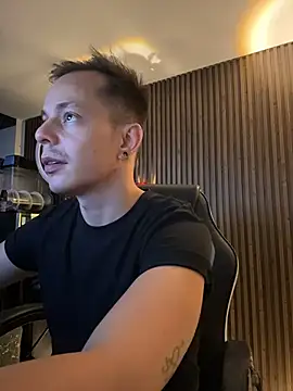 Snapshot of AxelMuller chatting on 9, 2, 2026 AxelMuller online show from 9, 2, 2026