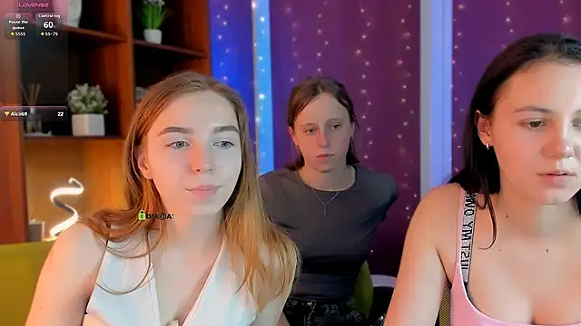 Snapshot of stella_flower chatting on 7, 2, 2026 stella flower online show from 7, 2, 2026